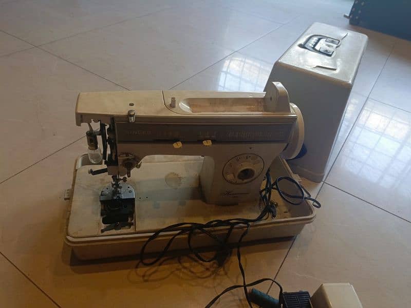 singer embroidery machine 2