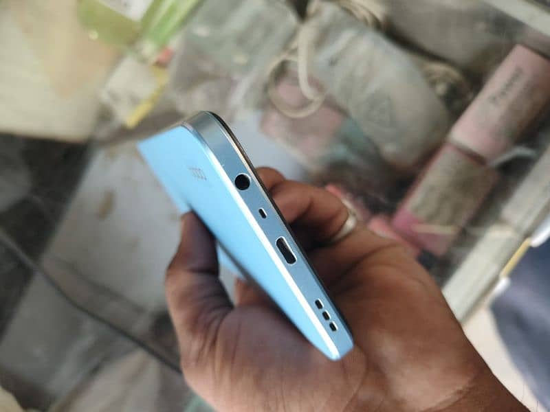 oppo A17 6.128 box sat h finger km nhi karta  exchange posibal 4