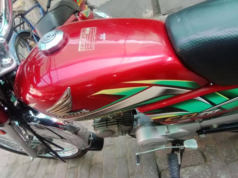 Honda CD70 15