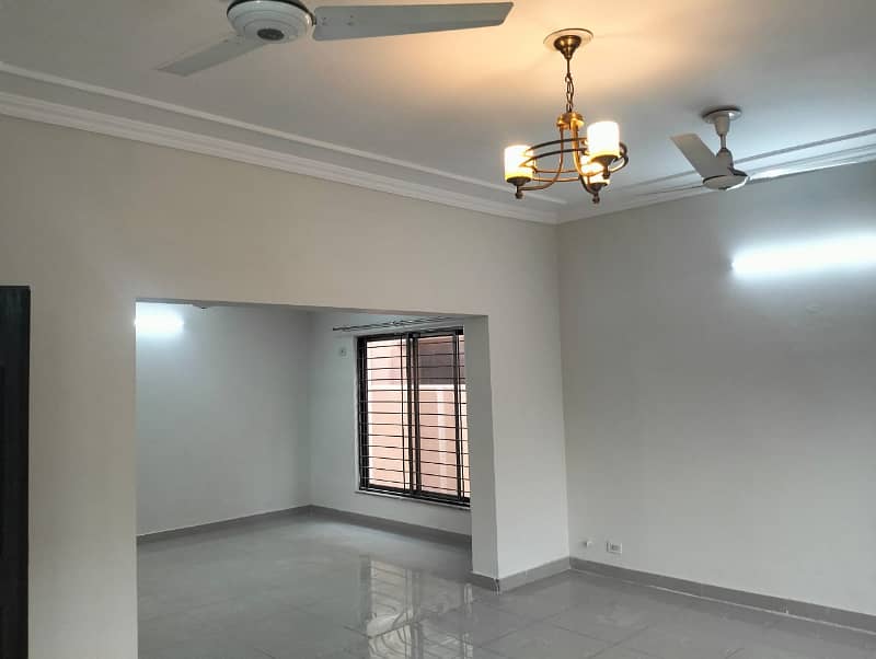 17 Marla Brig House For Sale In Askari 10 Sector F 8