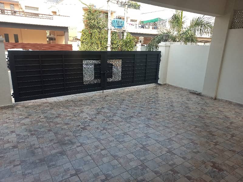 Askari 10 Sector F House For Sale 4