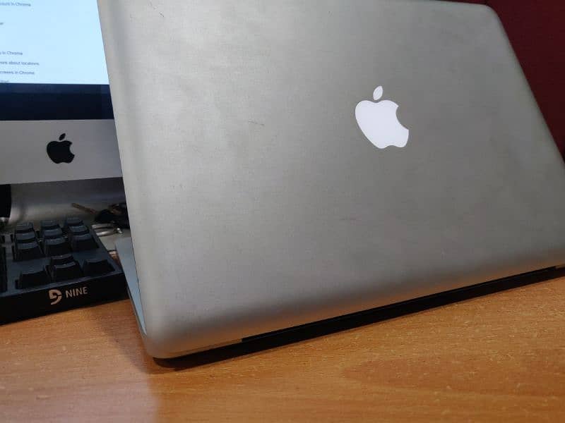 Apple MacBook pro 201 Mid 0