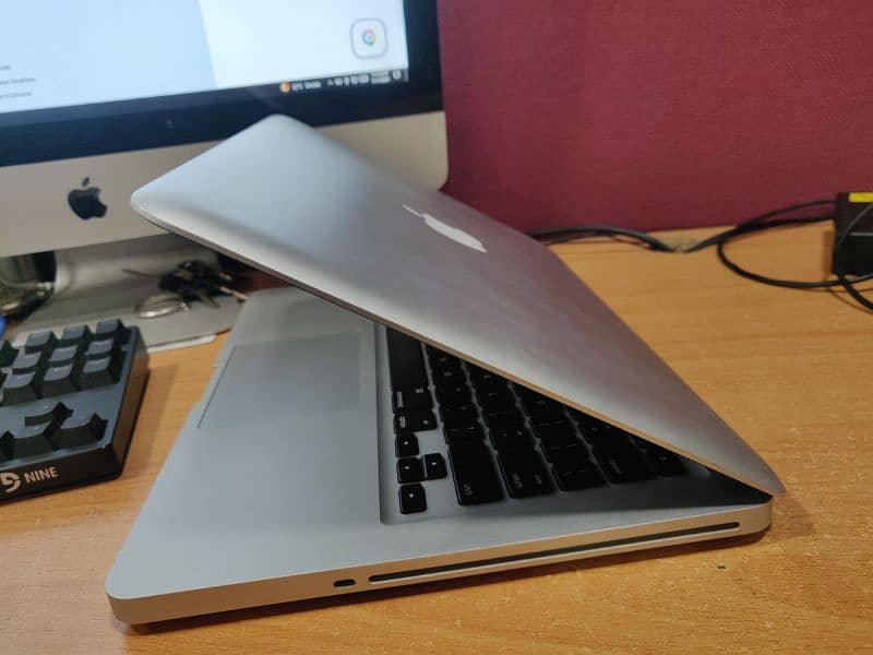 Apple MacBook pro 201 Mid 2