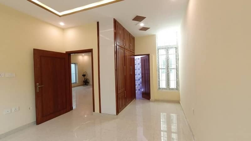 House Of 1800 Square Feet Is Available For sale 3