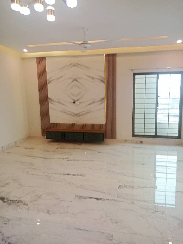 6 Floor Barnd New Apartment Available For Sale in Askari 11 Lahore 11