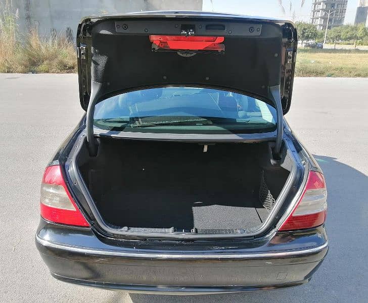 Mercedes E Class E200 2007 7