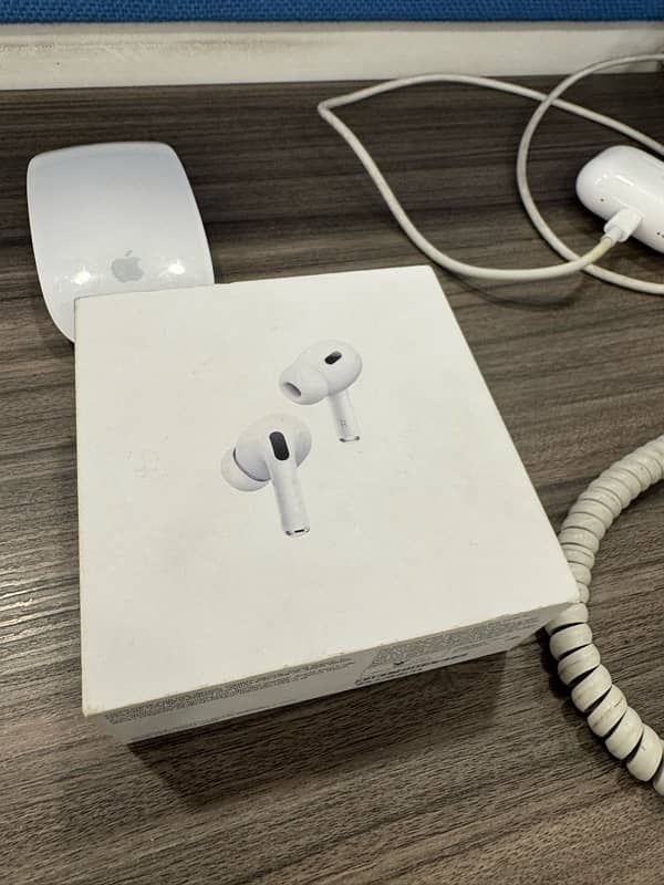 Airpods Pro 2 (USB C) 0