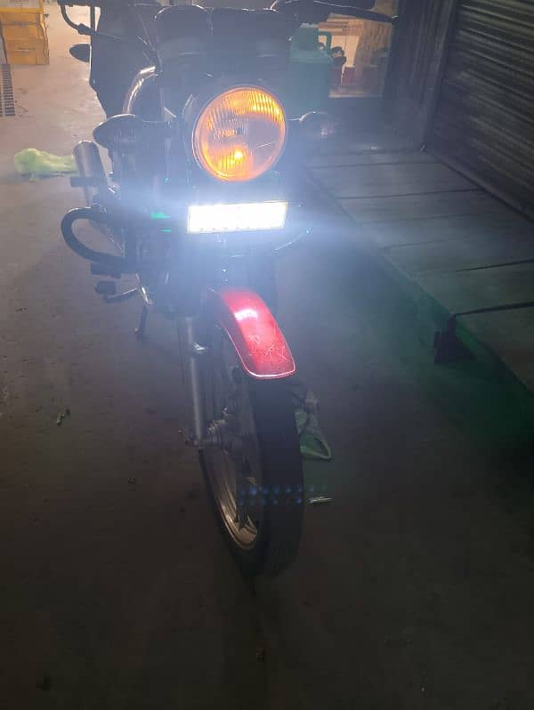 Suzuki GS 150 low mileage 21 model all Punjab number 4