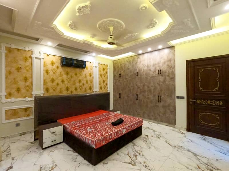 1 KANAL LUXURY FURNISHED HOUSE FOR SALE 44