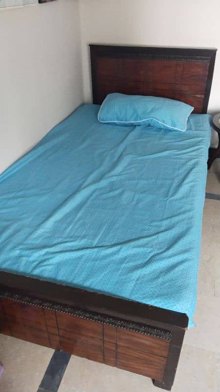 single bed without mattres 2