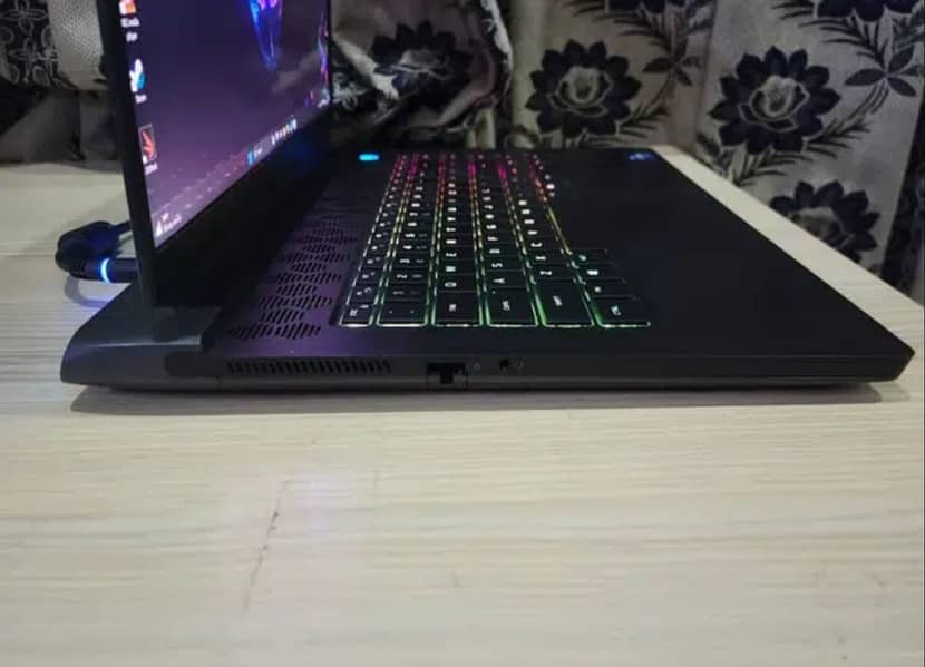 Dell Alienware m15 R6 with RTX 3070 and QHD 4