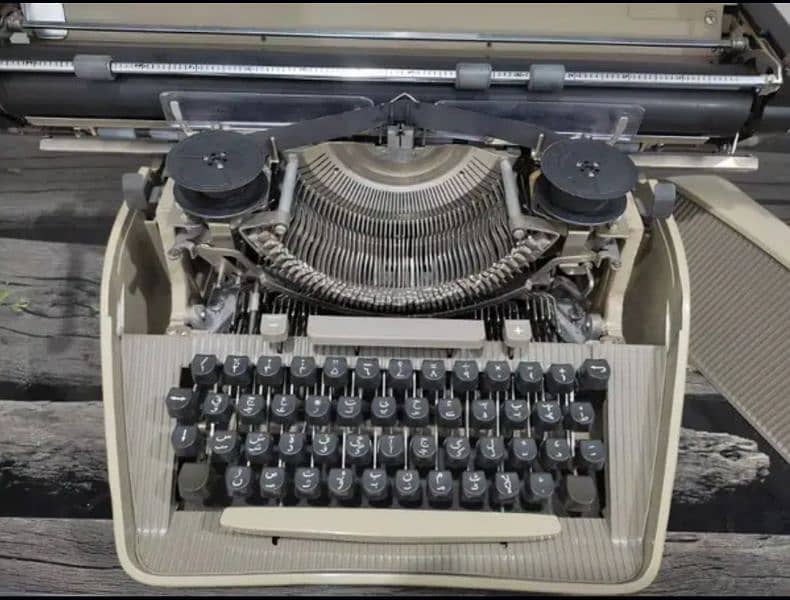 1976 TIP Manual Urdu Typewriter Box packed with dust cover 6