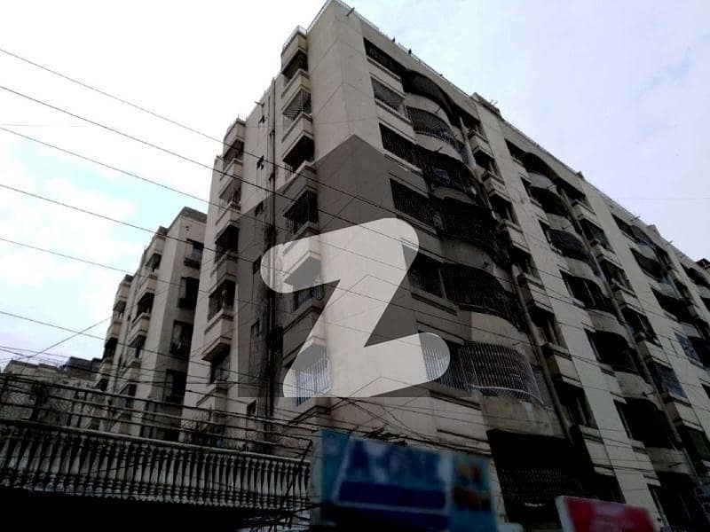 Prime Location Flat Sized 1350 Square Feet Is Available For sale In Gulshan-e-Iqbal - Block 13-D2 21