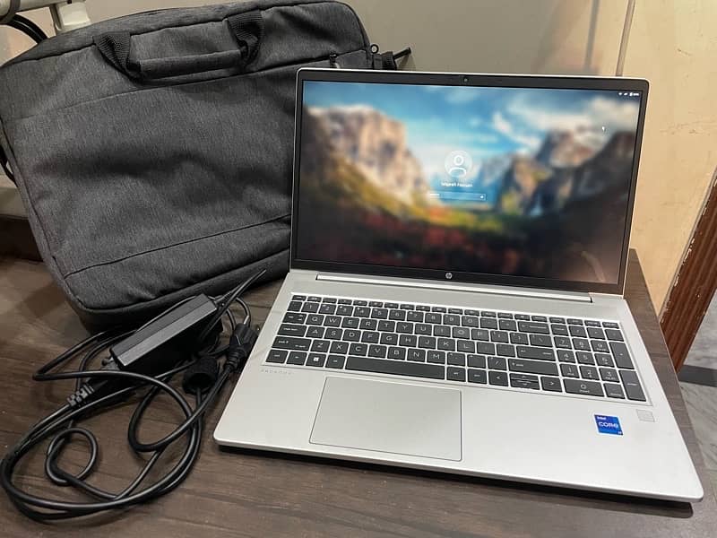 HP Probook 450 G9 15.6" - i7-12th Gen 12