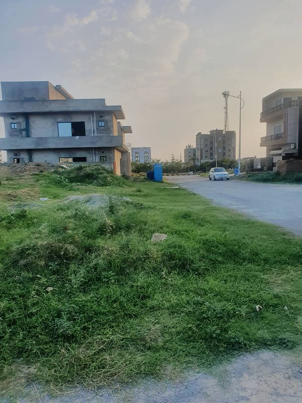 Prime Location 14 Marla Corner Plot Near Main Markaz F Block B-17 Islamabad Ready For Construction 5