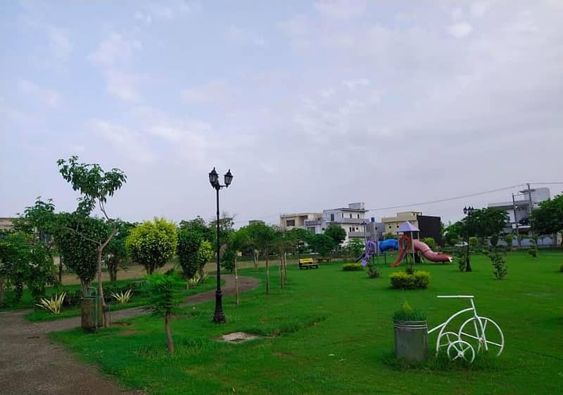 1 Kanal Park Facing Plot For Sale 4