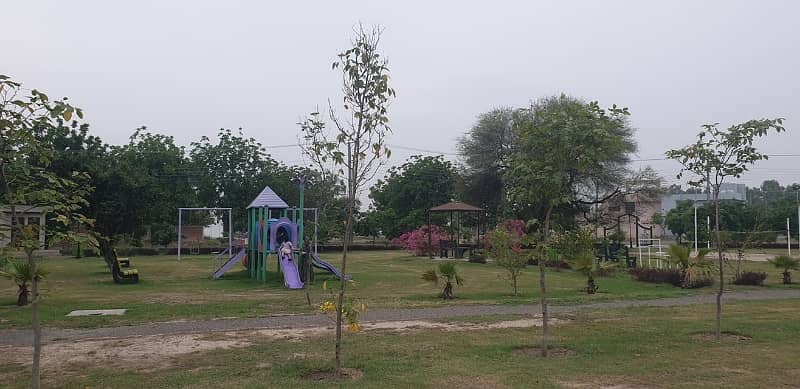 1 Kanal Park Facing Plot For Sale 5