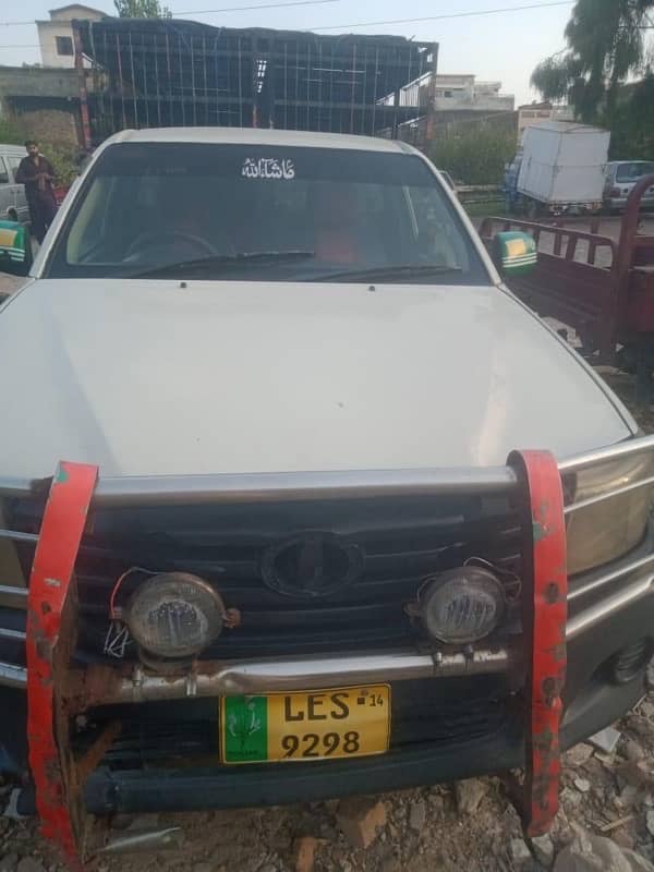 hilux toyota in good condition 0