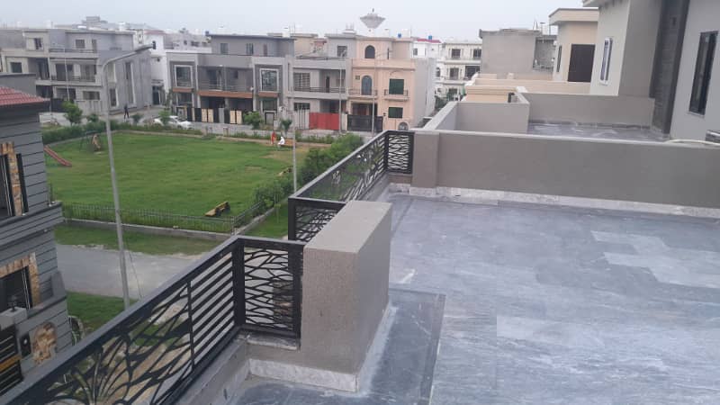 5 MARLA BRAND NEW FACING PARK LUXURY HOUSE AVAILABE FOR SALE IN PARK VIEW CITY LAHORE 30