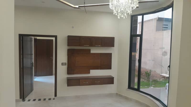 5 Marla Corner Facing Park Brand New Design Luxury House Available For Sale In Park View City Lahore 20