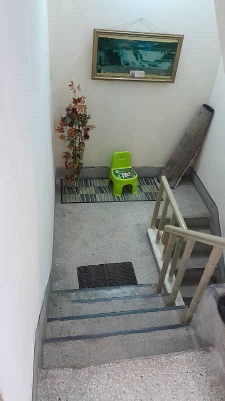 2.75 Marla Used House For Sale In Shabab Chowk Samanabad Pakki ThAti Lahore 11