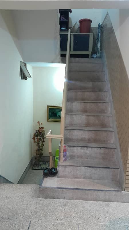 2.75 Marla Used House For Sale In Shabab Chowk Samanabad Pakki ThAti Lahore 18