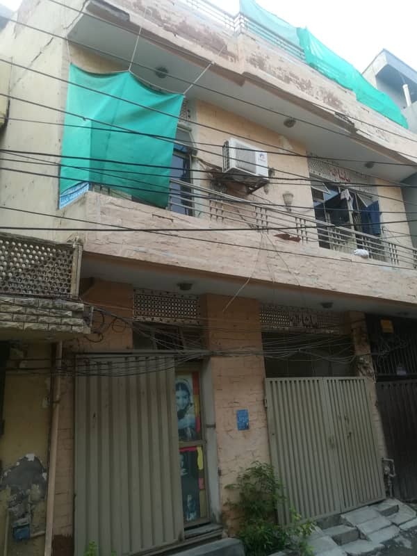 2.75 Marla Used House For Sale In Shabab Chowk Samanabad Pakki ThAti Lahore 24