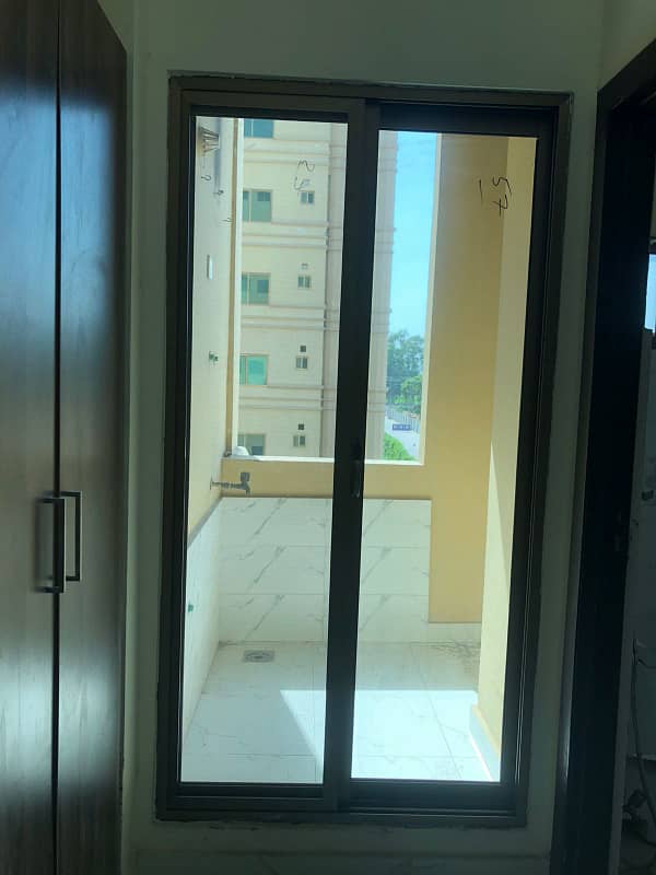 Prime Location Corner Flat 2nd Floor 600 Square Feet Available For Sale In Shera Heights Near Euro Store 24/7 Open 7