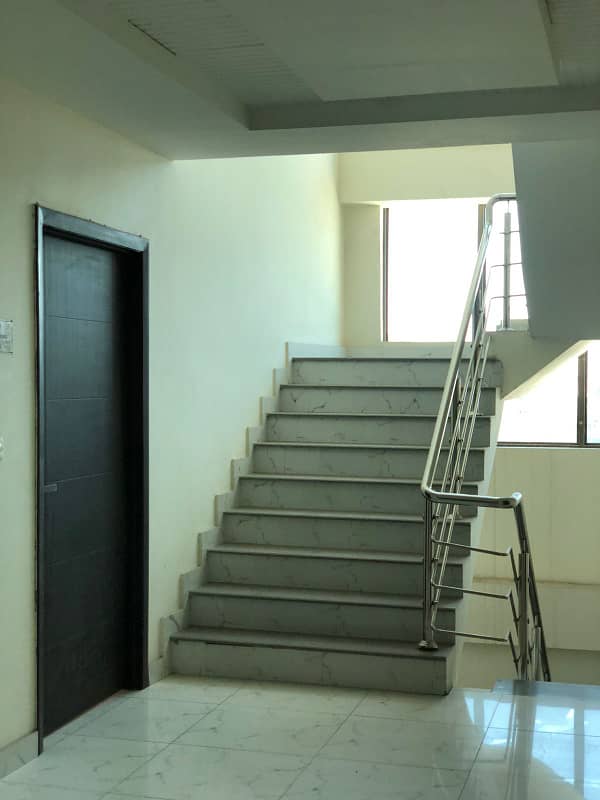 Prime Location Corner Flat 2nd Floor 600 Square Feet Available For Sale In Shera Heights Near Euro Store 24/7 Open 11