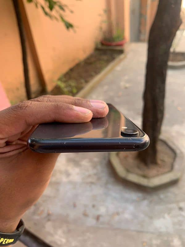 iPhone xR 64GB NON PTA 9