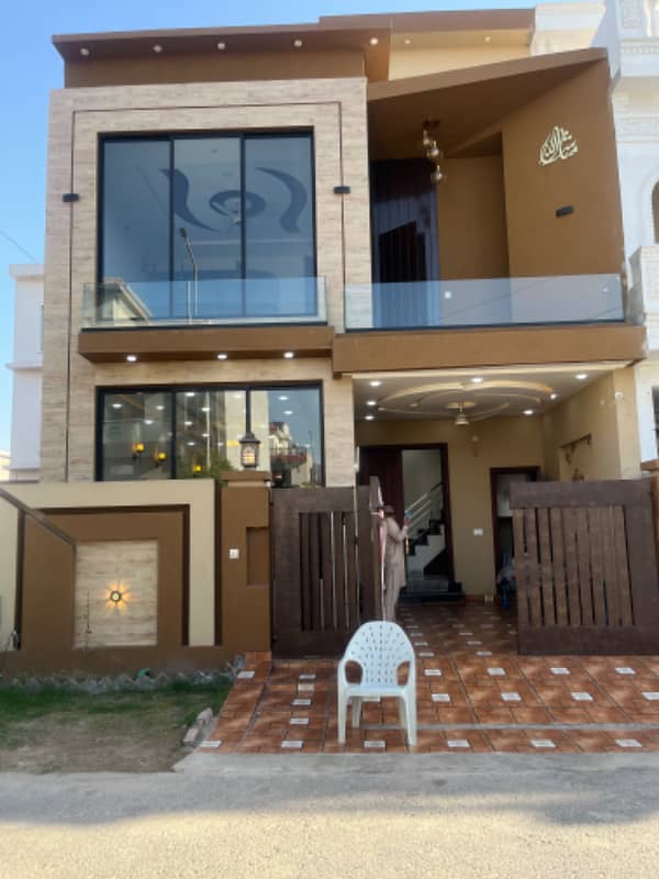 2 CR 5 Marla Elegant House 1