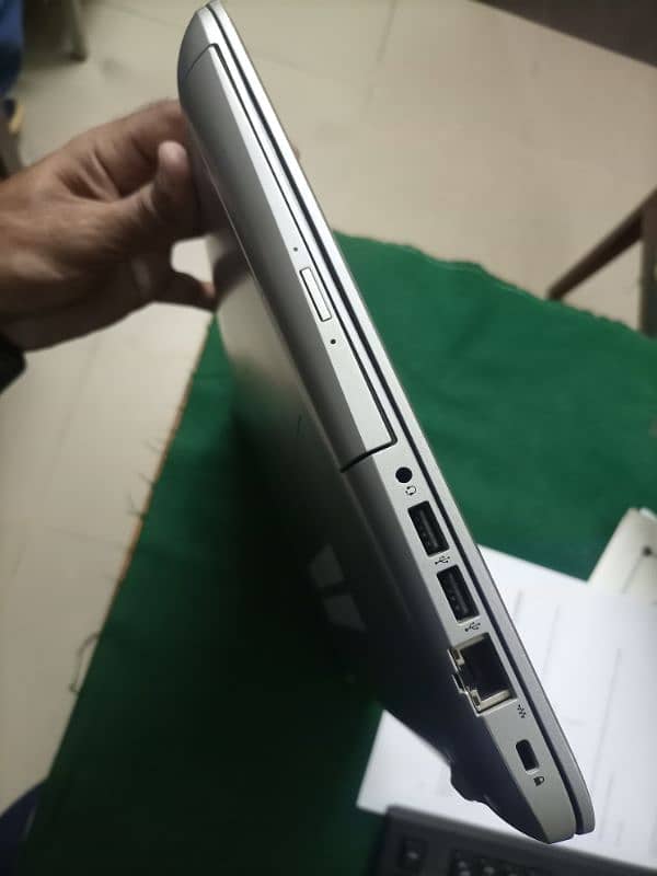 hp probook 450 G4. i5 7th generation  . . . . Read add 8