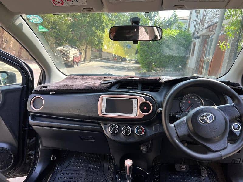 Toyota Vitz 2013 5