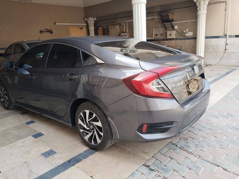 Honda Civic Oriel 2018 6