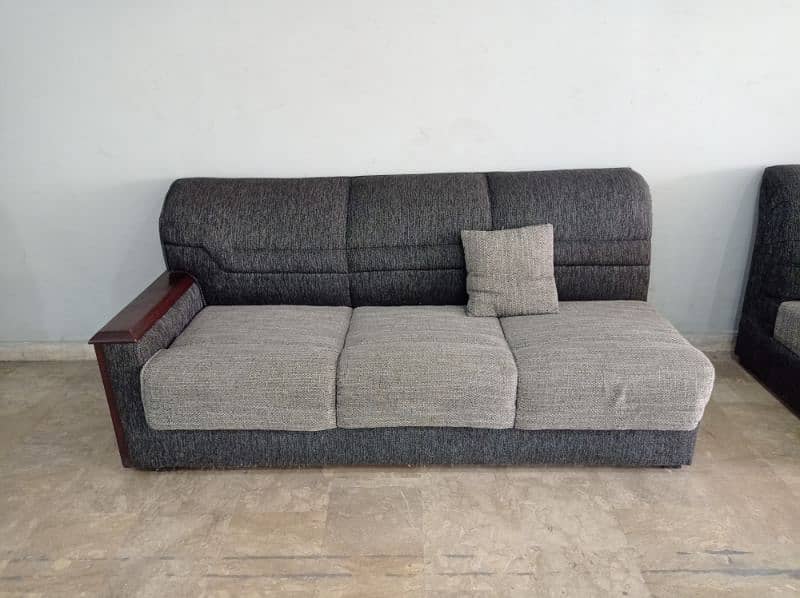 Sofa Set 7 Seaters 4