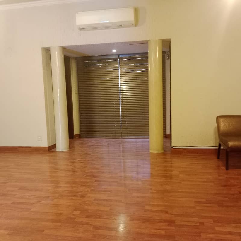 Prime Location 1 Kanal Lower Portion For Rent In DHA Phase 3 Block Z Near Y Block MacDonald Kanal 0