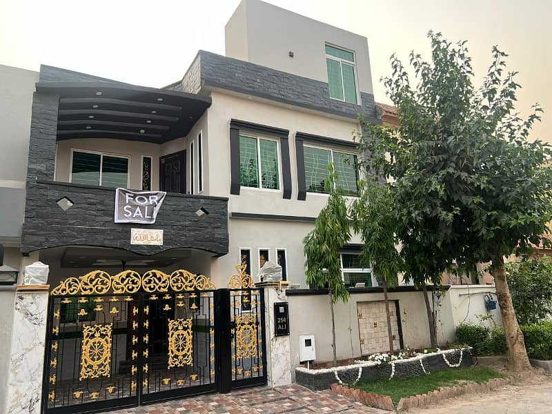 5 Marla Renovated House Available For Sale In Ali Block Sector B Bahria Town Lahore 0