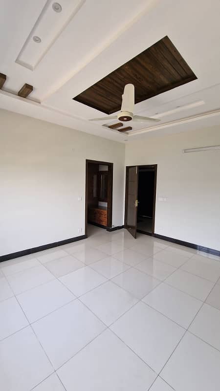 F11 1000 Sq Yd Full House For Rent Double Kitchen 7 Bed & Bath Separate Entrance 6