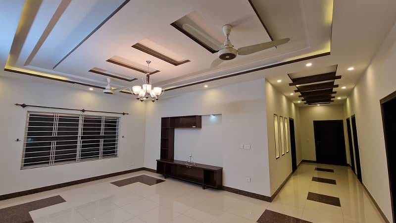 F11 1000 Sq Yd Full House For Rent Double Kitchen 7 Bed & Bath Separate Entrance 13