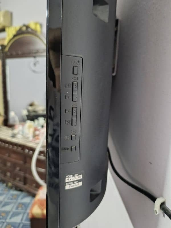 original sony lcd 32 inch urgent sale 1