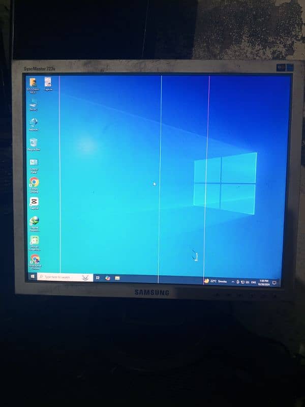 Samsung 17 inach LCD far sale urgent 1