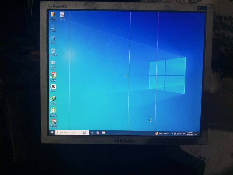 Samsung 17 inach LCD far sale urgent 2