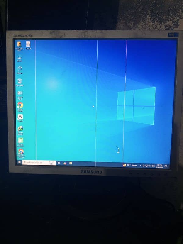 Samsung 17 inach LCD far sale urgent 5