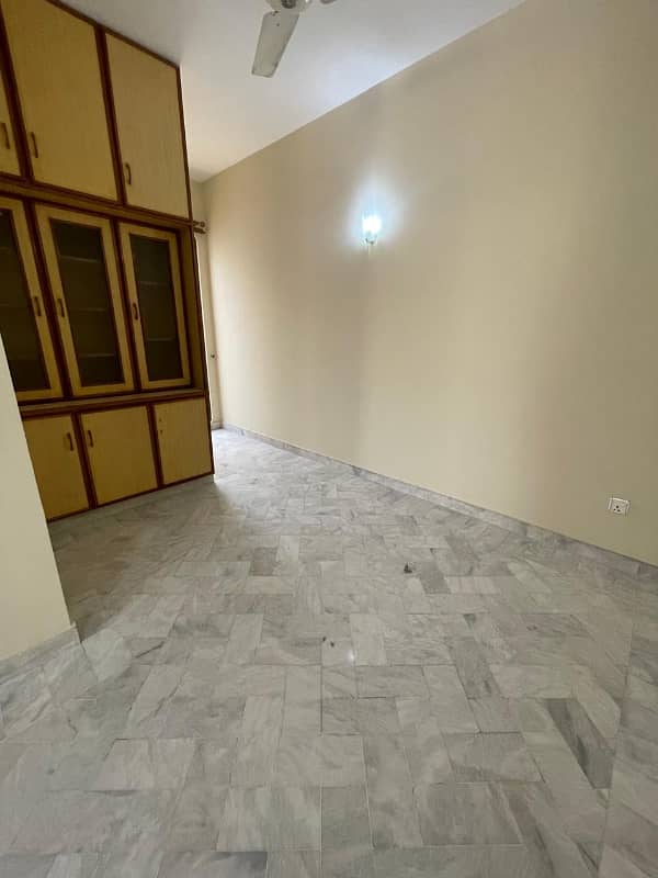 1 Kanal Upper With Servant Quarter Available For Rent in DHA Phase 5 Near Jalal Sons 11