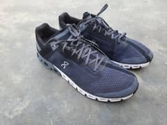 On cloud Premium Quality Runing Shoes size 12.5 Made in veitnam. .