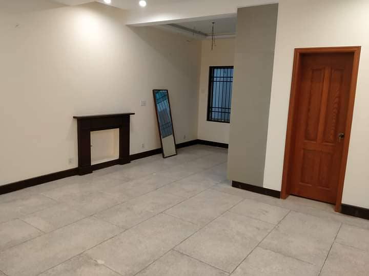 G10 PRIME LOCATION ONE KANAL UPPER PORTION FOR RENT 4 BEDROOMS 4 BATH 6