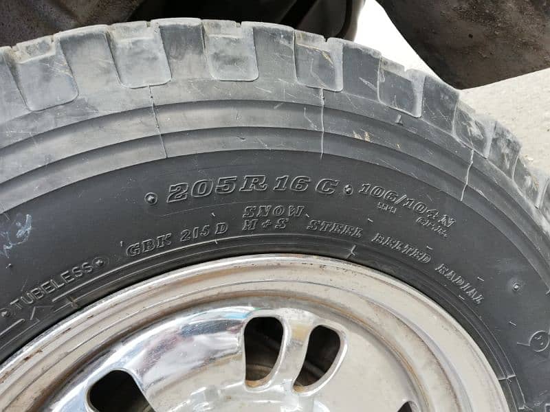 Dunlop Tyre 205R16 best for Hilux prado offroad vehicle 1