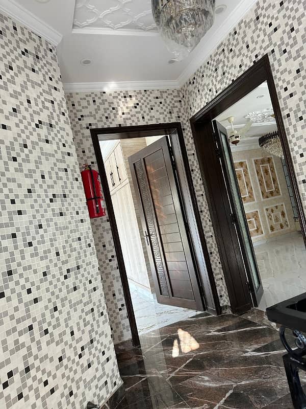 10 MARLA HOUSE FOR SALE LDA APPROVED GAS AVAILABLE IN CENTRAL BLOCK PHASE 1 BAHRIA ORCHARD LAHORE 16