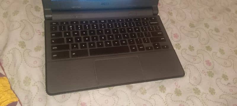 Laptop Dell company 3 month use urgent for sale 2