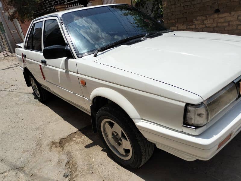 Nissan Sunny 1989 4